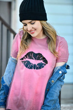 Bleach Dye Lips Tee - Shop La's Showroom